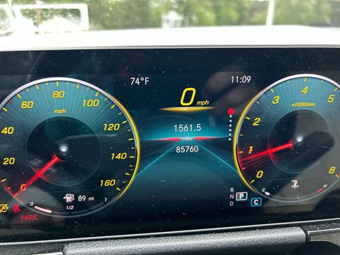 Used 2021 Mercedes-Benz GLA 250 4MATIC image 11
