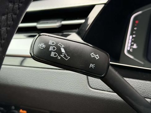 Used 2023 Volkswagen Arteon SE FWD image 24