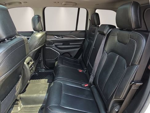 Used 2022 Jeep Grand Cherokee Limited AWD/4WD image 13