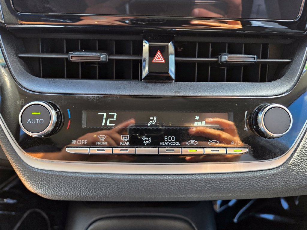 Used 2023 Toyota Corolla LE FWD image 31