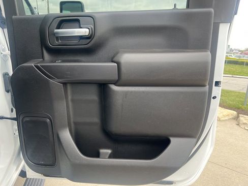 Used 2024 Chevrolet Silverado 2500 Custom w/ Custom Value Package image 30