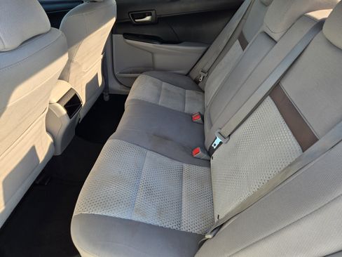 Used 2014 Toyota Camry LE image 34