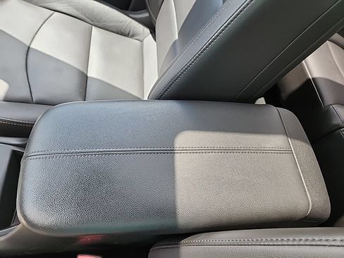 Used 2018 Chevrolet Equinox Premier AWD/4WD image 28
