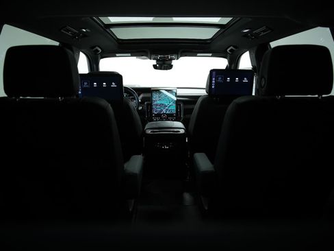 New 2026 GMC Yukon XL AT4 w/ AT4 Premium Plus Package AWD/4WD image 8