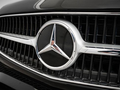 Certified 2025 Mercedes-Benz C 300 4MATIC Sedan image 3