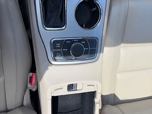 Used 2017 Jeep Grand Cherokee Limited AWD/4WD image 24