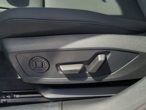 New 2026 Audi A6 Premium Plus AWD/4WD image 18