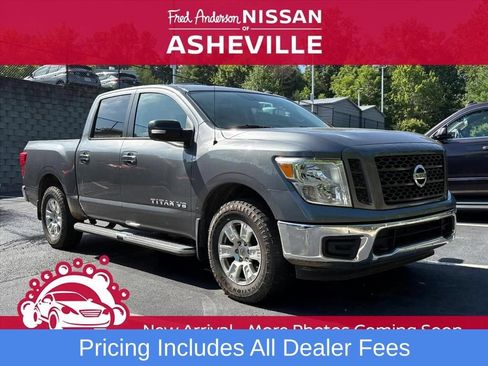 Used 2019 Nissan Titan SV AWD/4WD image 1