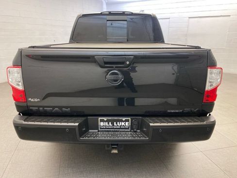 Used 2018 Nissan Titan SV w/ SV Convenience Package RWD image 5