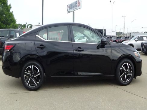 Used 2025 Nissan Sentra SV FWD image 5