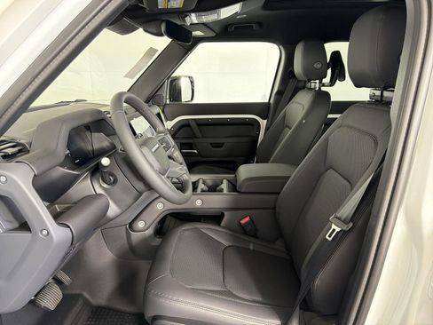 New 2026 Land Rover Defender 110 X-Dynamic SE image 21