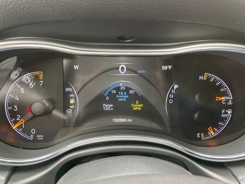 Used 2018 Jeep Grand Cherokee Altitude image 14