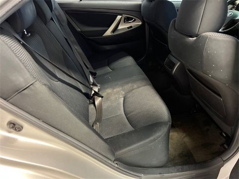 Used 2011 Toyota Camry SE image 10