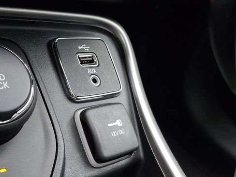 Used 2018 Jeep Compass Latitude w/ Safe & Security Group AWD/4WD image 24