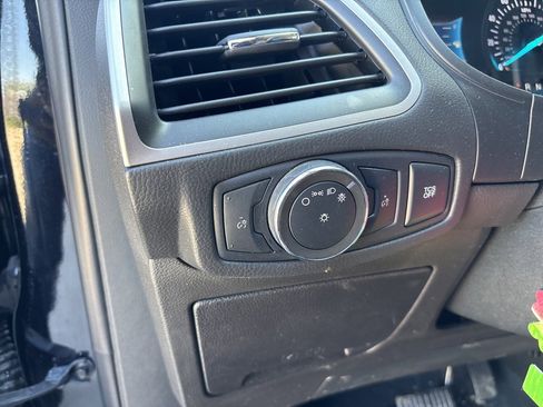 Used 2022 Ford Edge SEL w/ Sport Appearance Package image 14