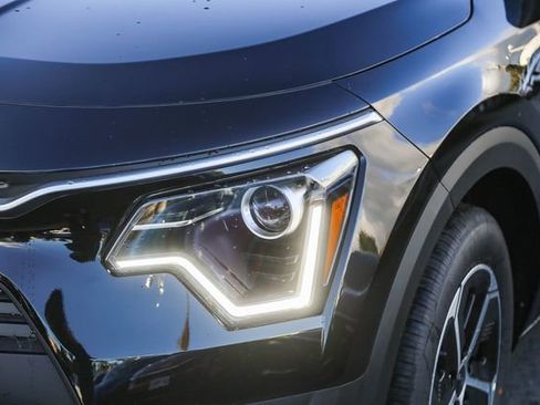 New 2026 Kia Niro LX FWD image 13