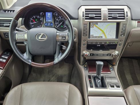 Used 2018 Lexus GX 460 Premium w/ Premium Package AWD/4WD image 26