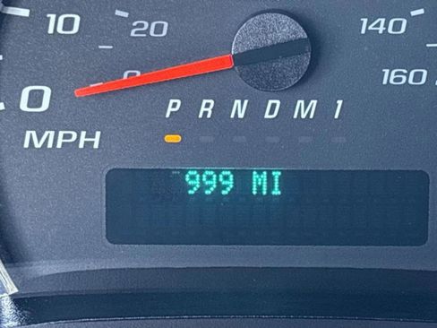 Used 2024 Chevrolet Express 2500 w/ Driver Convenience Package image 25