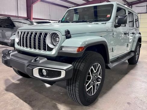 Used 2024 Jeep Wrangler Unlimited Sahara w/ Dual Top Group AWD/4WD image 8