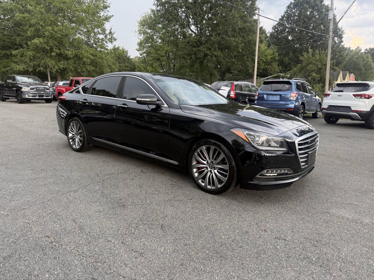 Used 2015 Hyundai Genesis 5.0 RWD image 4