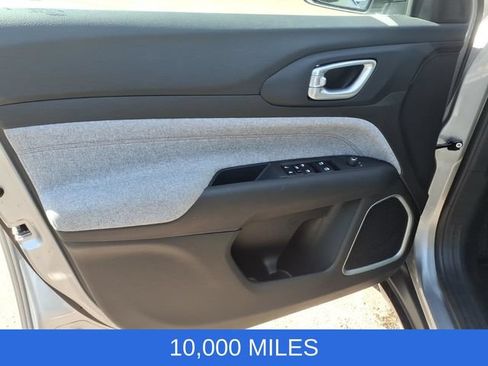 Used 2024 Jeep Compass Latitude AWD/4WD image 8