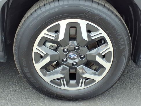 Certified 2025 Subaru Forester Premium AWD/4WD image 9