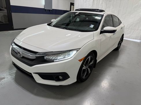 Used 2017 Honda Civic Touring image 23