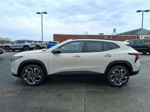 New 2026 Chevrolet Trax RS w/ Sunroof Package image 2