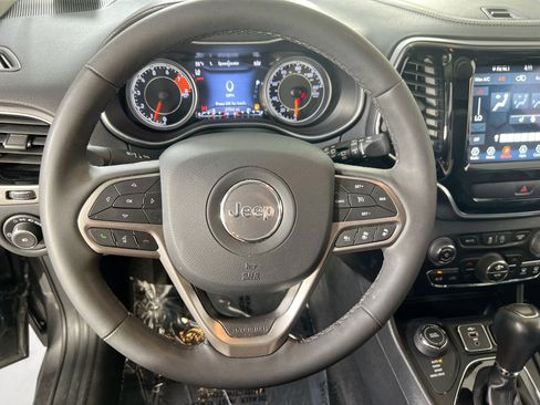 Used 2022 Jeep Cherokee Limited image 11