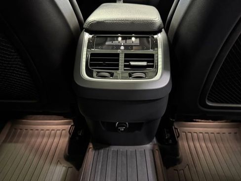 Used 2018 Volvo XC60 T6 Inscription w/ Convenience Package image 16