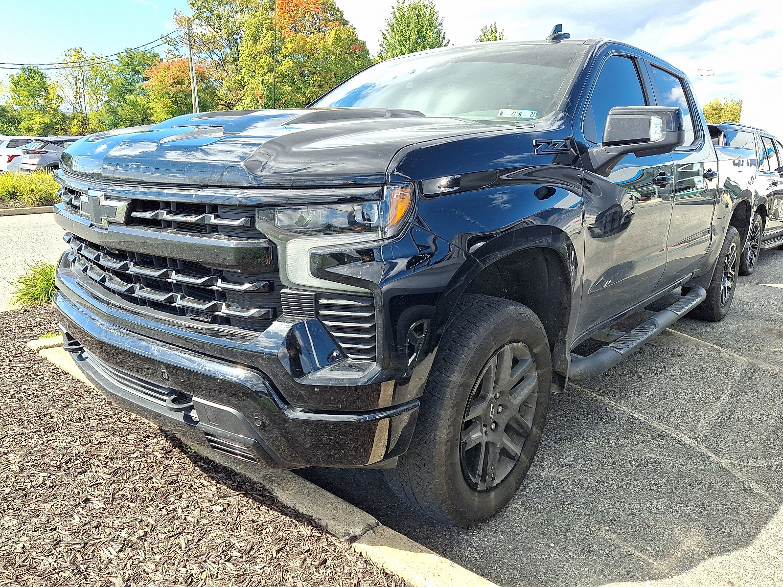 Used 2025 Chevrolet Silverado 1500 LT Trail Boss w/ LT Trail Boss Premium Package AWD/4WD image 3