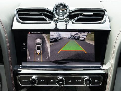 Certified 2025 Bentley Bentayga AWD/4WD image 50