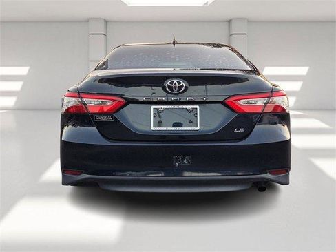 Used 2019 Toyota Camry LE image 4