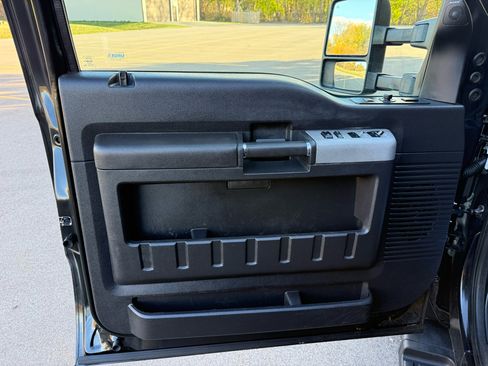 Used 2013 Ford F450 Lariat w/ Lariat Interior Pkg image 17