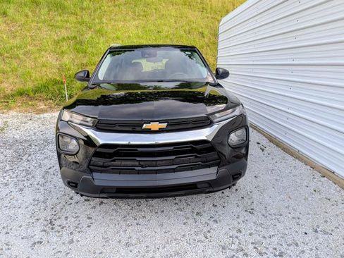 Used 2023 Chevrolet TrailBlazer LS FWD image 3