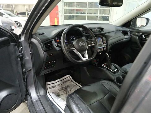 Used 2019 Nissan Rogue SL w/ Premium Package image 16