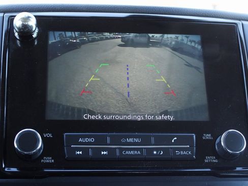 Used 2022 Nissan Titan SV image 30