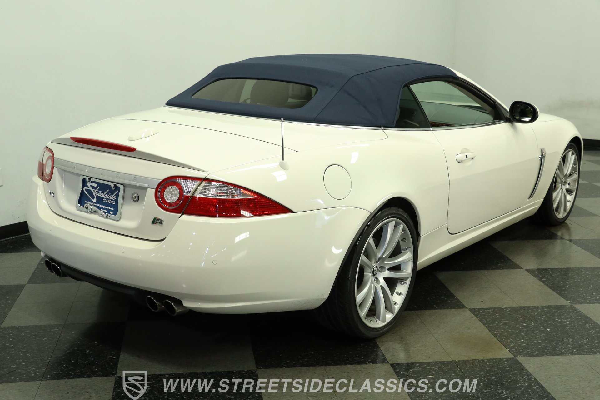 Used 2007 Jaguar XKR R RWD image 11