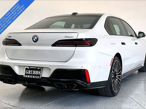 Used 2025 BMW 760i xDrive AWD/4WD image 2