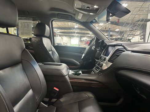 Used 2017 GMC Yukon SLT image 10