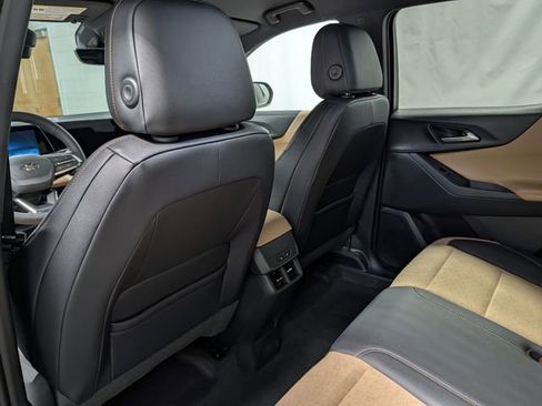 New 2026 Chevrolet Equinox ACTIV w/ Convenience Package III AWD/4WD image 15