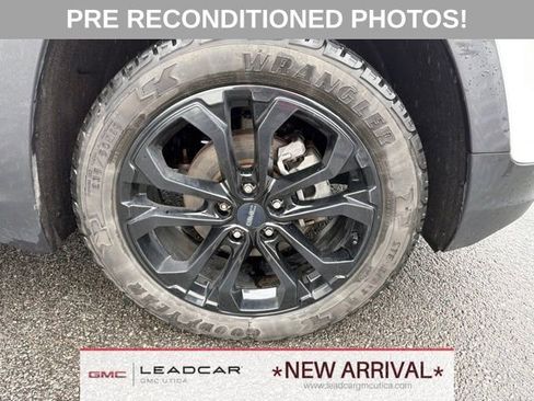 Used 2020 GMC Terrain SLE w/ Driver Convenience Package AWD/4WD image 9