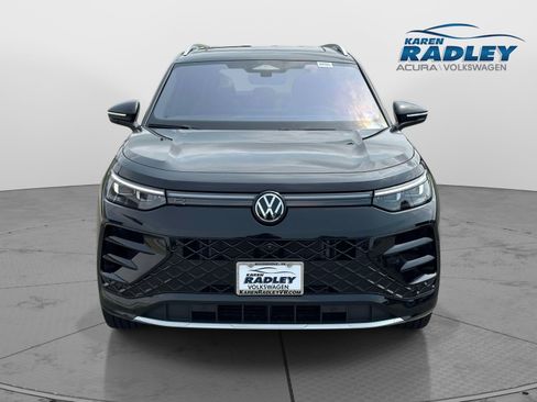 Certified 2026 Volkswagen Tiguan SEL R-Line AWD/4WD image 6