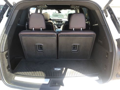 Used 2022 Cadillac XT6 Premium Luxury FWD image 5