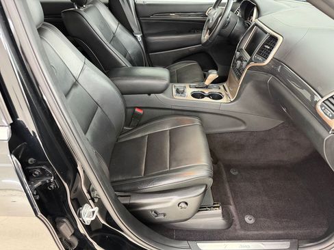 Used 2017 Jeep Grand Cherokee Overland AWD/4WD image 23