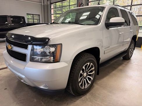 Used 2012 Chevrolet Tahoe LT w/ Luxury Package AWD/4WD image 5