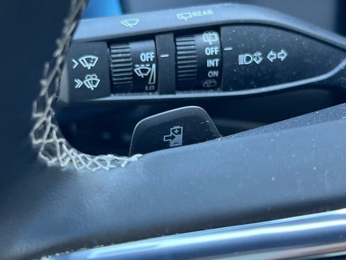 Used 2024 Chevrolet Equinox EV LT FWD image 34