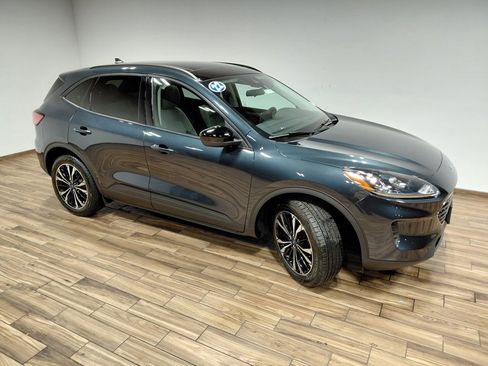 Certified 2022 Ford Escape SE w/ SE Sport Appearance Package image 15