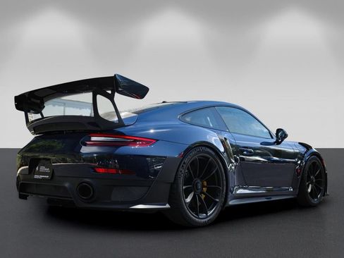 Used 2018 Porsche 911 GT2 RS RWD image 3