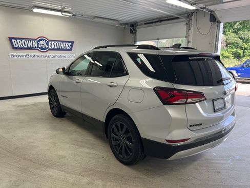 Used 2022 Chevrolet Equinox RS AWD/4WD image 2